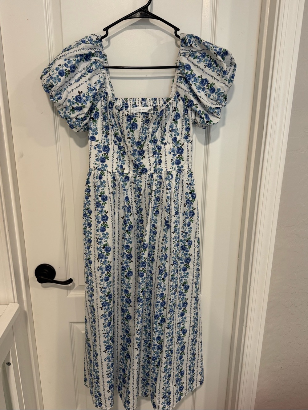 Altar'd State White and Blue Floral Puff-Sleeve Midi Dress